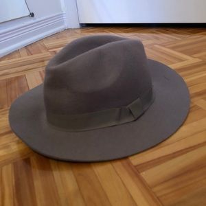Adventure hat